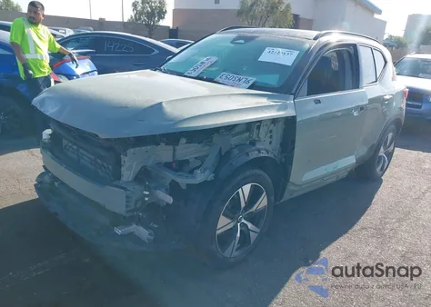 2021 Volvo Xc40 Recharge Pure Electric P8 from USA, damaged, VIN YV4ED3UR3M2547274